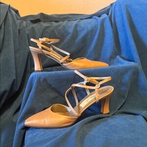 Magik Vivian size 8.5 Elegant Tan Heels hand made in Italy.